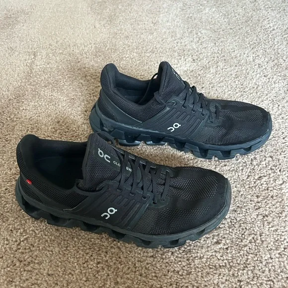 On Running Women's Cloudswift Athletic Shoes in Black - Picture 3 of 3